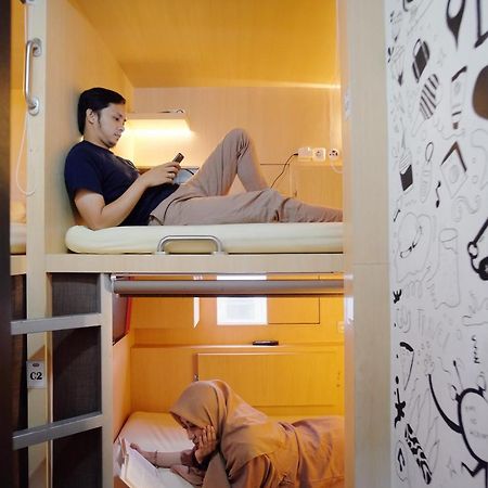 Inap At Capsule Hostel Bandung Extérieur photo